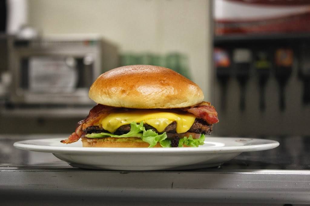 Friendlys | restaurant | 115 Brown St, East Stroudsburg, PA 18301, USA | 5704261600 OR +1 570-426-1600