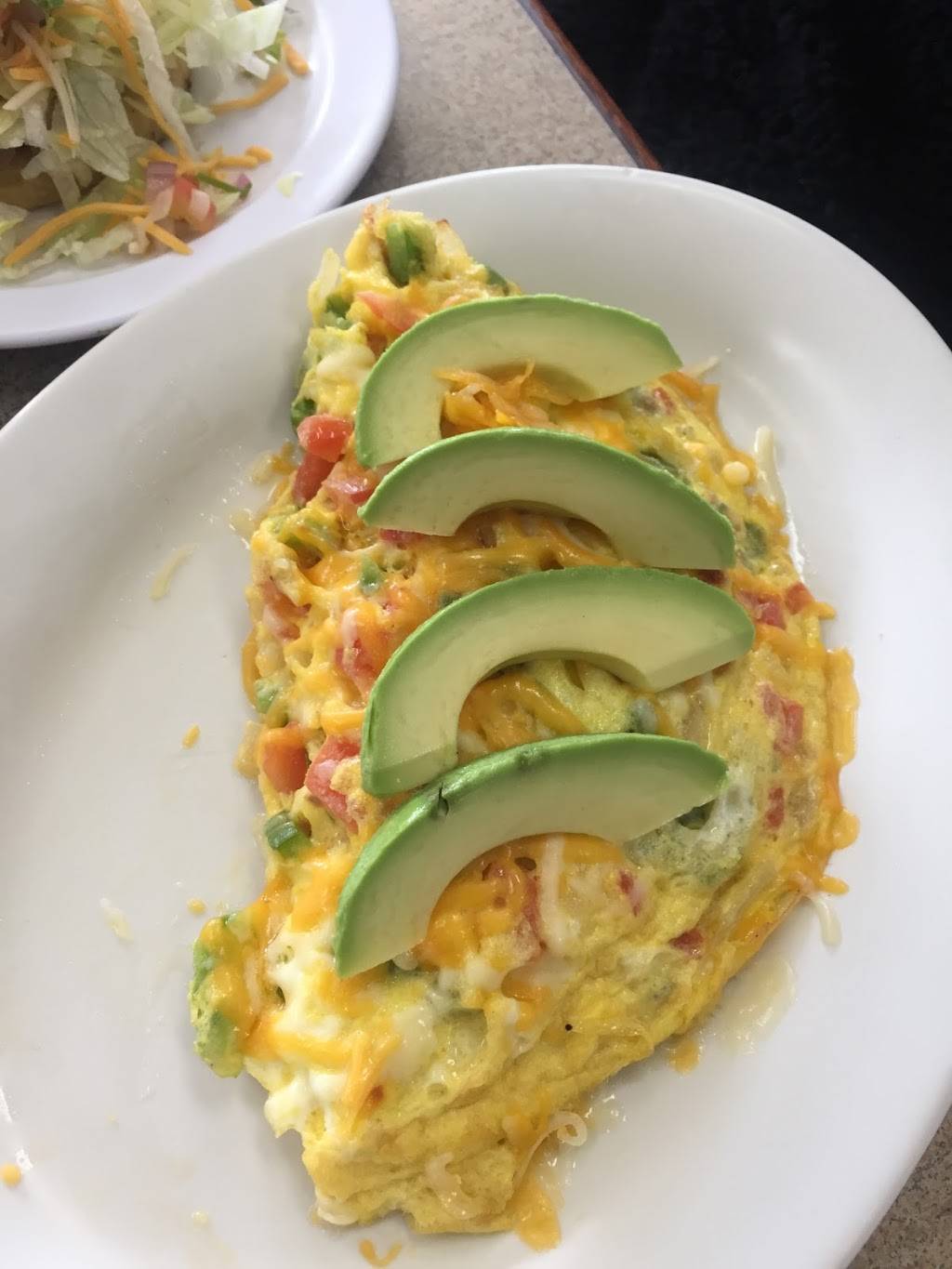 Sammys & Martinas Restaurant | restaurant | 2761 W Ave L, Lancaster, CA 93536, USA | 6617228457 OR +1 661-722-8457