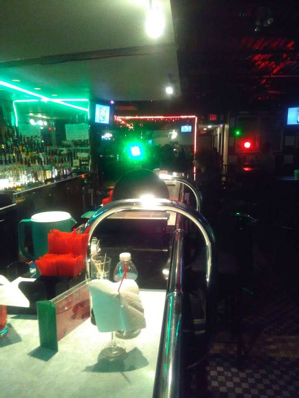 New Bentley Lounge | night club | 19631 Plymouth Rd, Detroit, MI 48228, USA | 3134939457 OR +1 313-493-9457