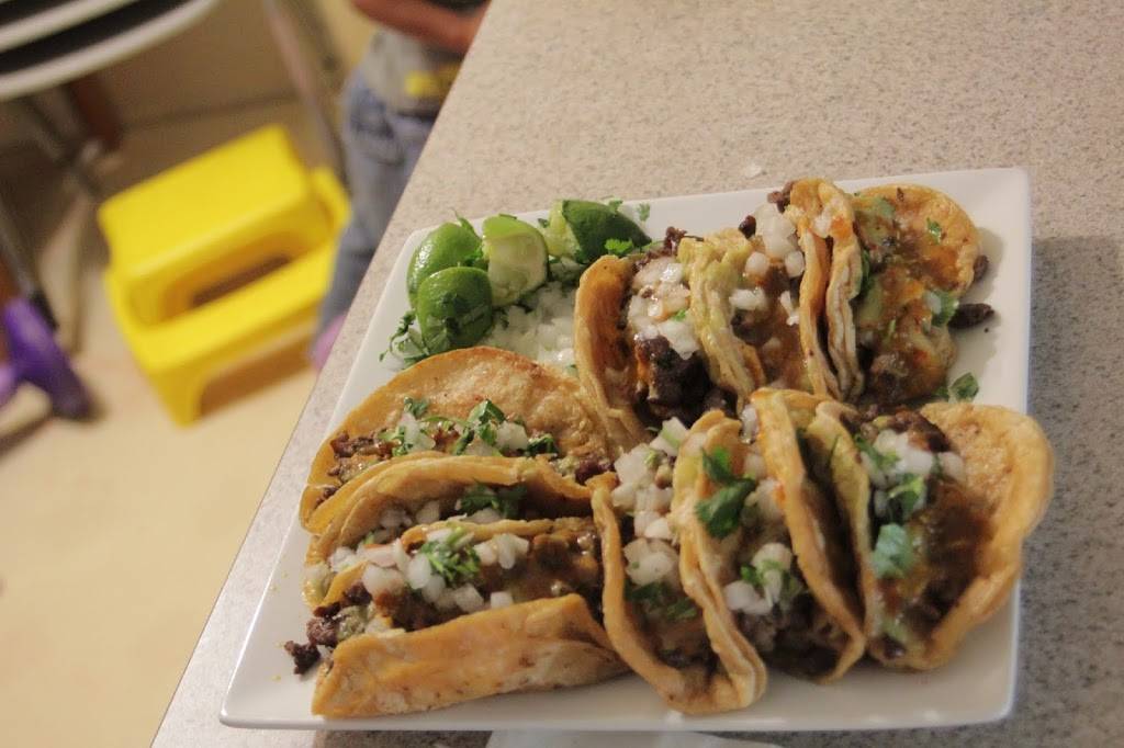 Menudos La China | restaurant | 100 N 8th St, Goshen, IN 46528, USA | 5749718398 OR +1 574-971-8398