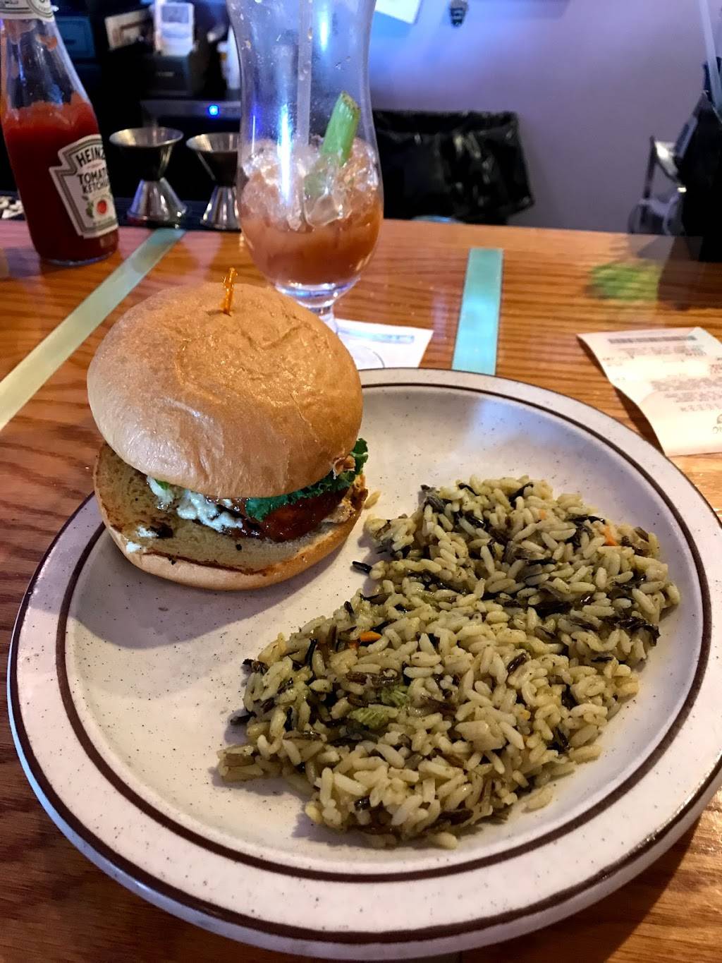 Wooly Bullys | restaurant | 1500 Pinckney Rd suite 100, Howell, MI 48843, USA | 5173769486 OR +1 517-376-9486