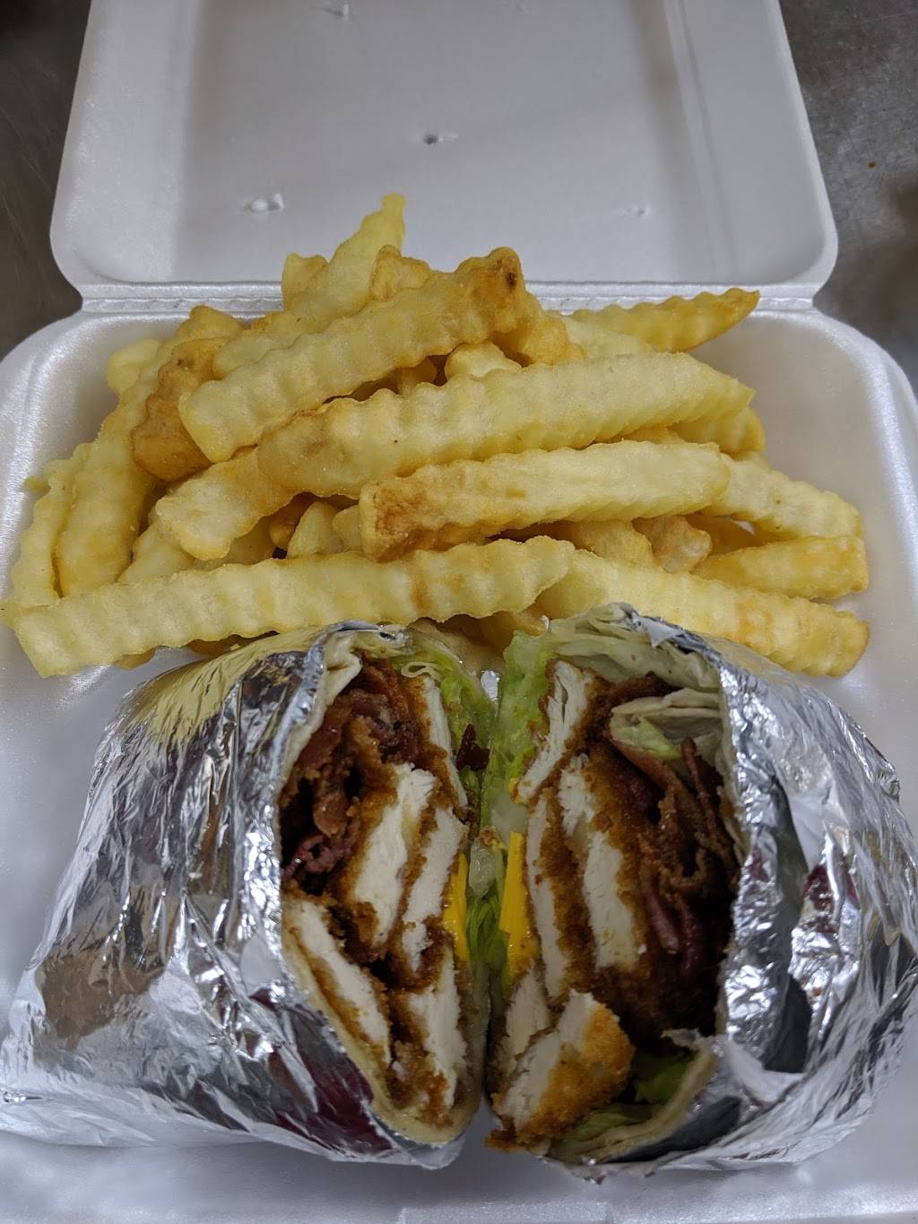 Americas Best Wings | restaurant | 4333 Gannon Ln #113, Dallas, TX 75237, USA | 9729134888 OR +1 972-913-4888