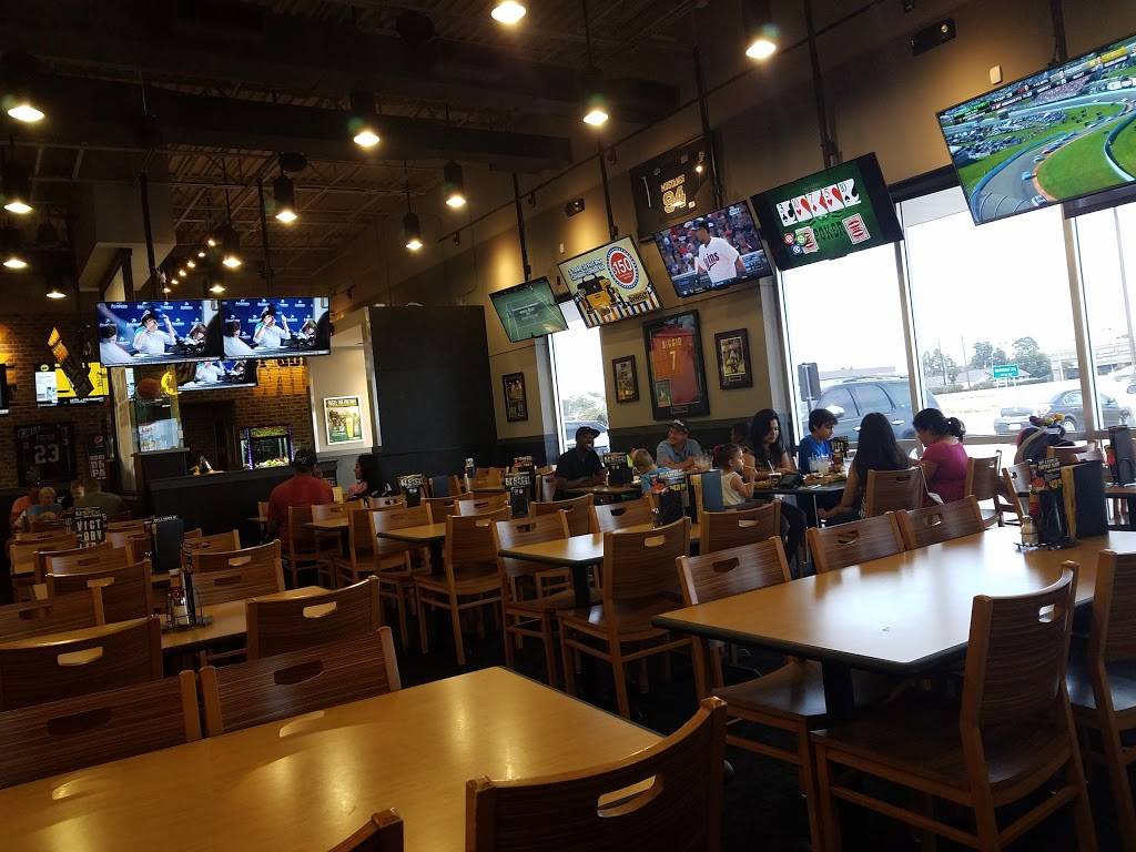 Buffalo Wild Wings | restaurant | 8845 Memorial Blvd Suite 200, Port Arthur, TX 77640, USA | 4097240046 OR +1 409-724-0046