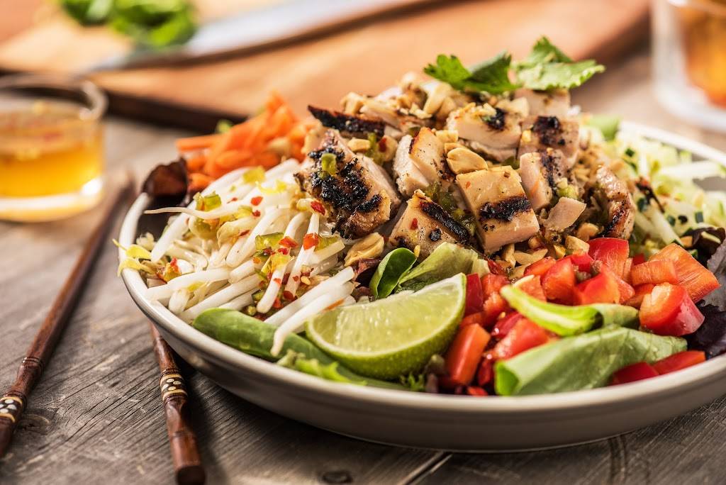 Viet Nom Nom | restaurant | 618 1/2 Church St, Evanston, IL 60201, USA | 8478596326 OR +1 847-859-6326