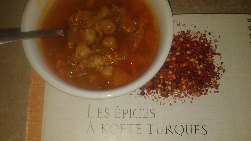 Le Sous-Marin | restaurant | 204 Rue Jacques-Cartier S, Saint-Jean-sur-Richelieu, QC J3B 4J2, Canada | 4503467496 OR +1 450-346-7496