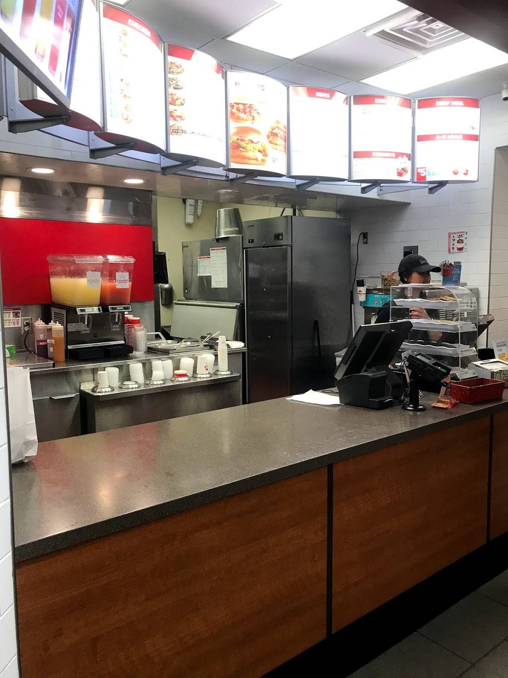 Wendys | restaurant | 895 S Main St, Logan, UT 84321, USA | 4357527492 OR +1 435-752-7492