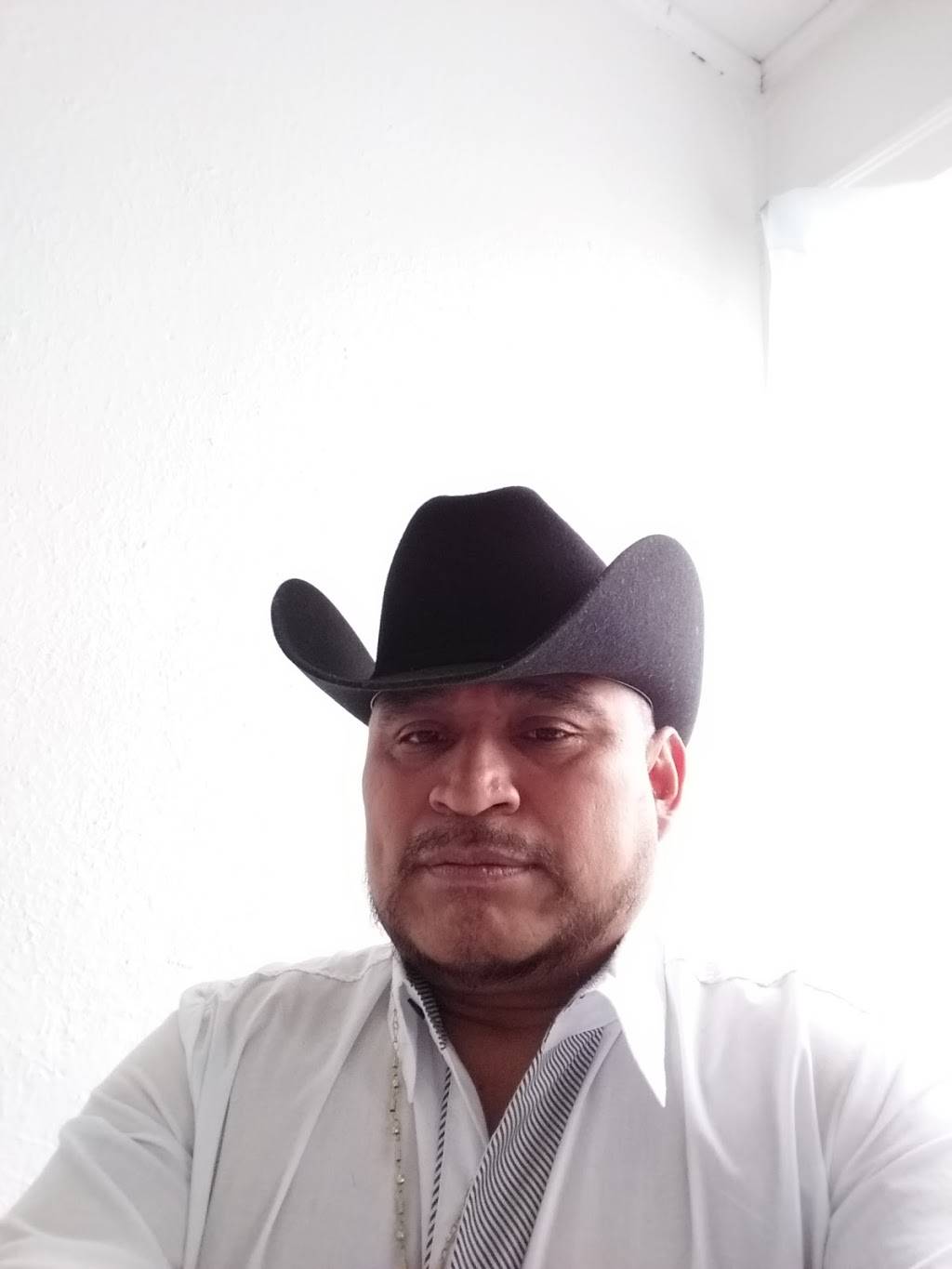 El Pariente Restaurant | restaurant | 140 W Greene St, Postville, IA 52162, USA | 5638633114 OR +1 563-863-3114