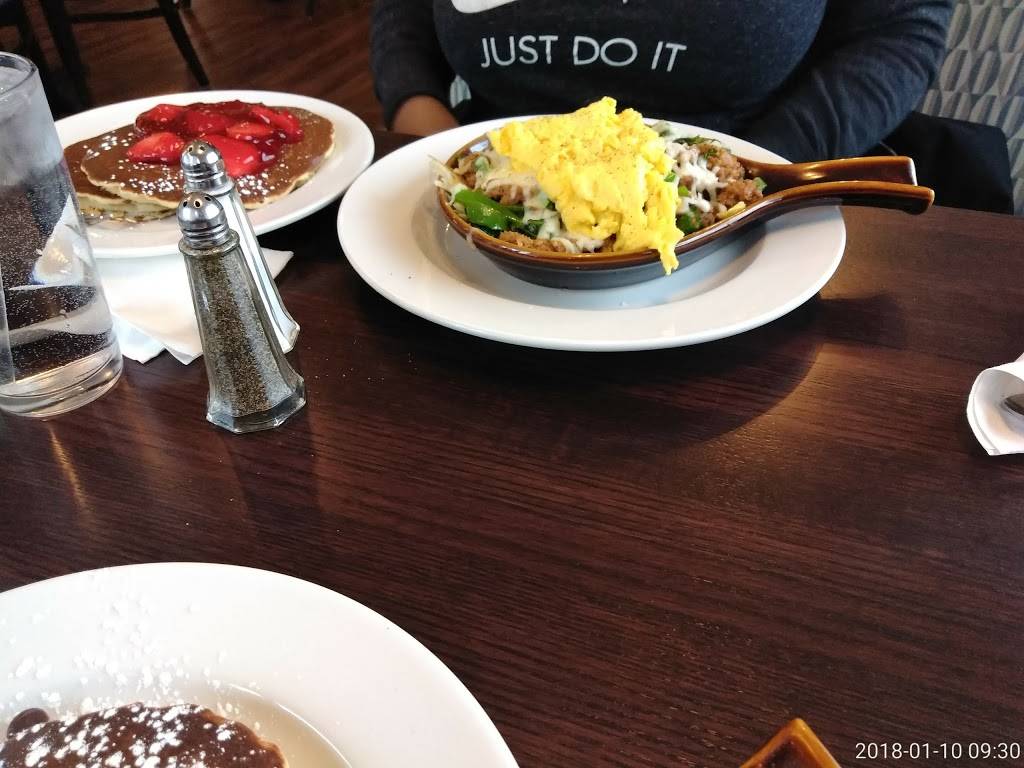 Broadview Family Restaurant | restaurant | 2417 Roosevelt Rd, Broadview, IL 60155, USA | 7083458660 OR +1 708-345-8660