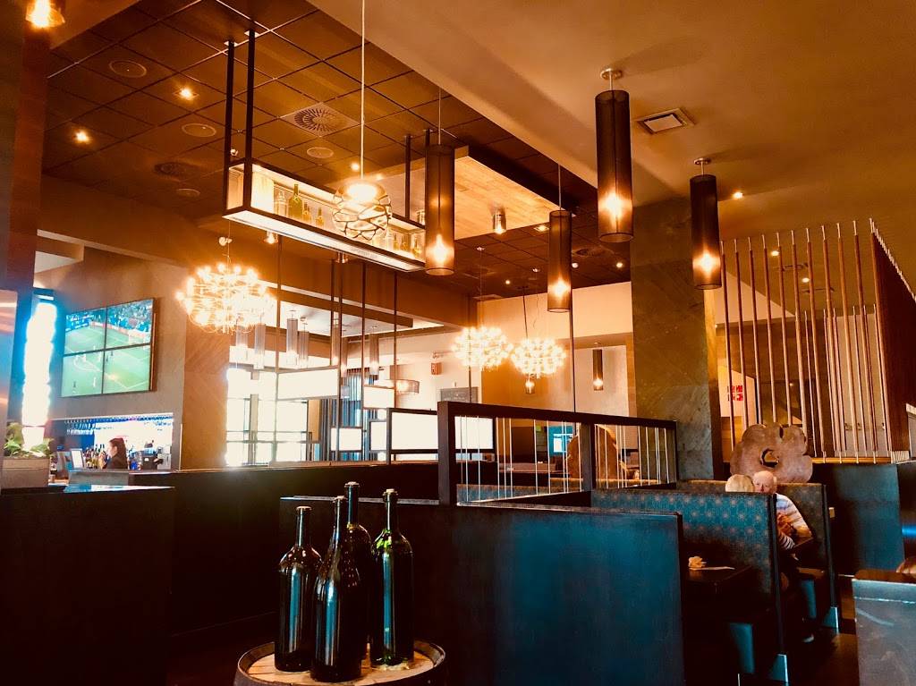 Rôtisserie St-Hubert | restaurant | 125 Boulevard Saint-Joseph, Drummondville, QC J2C 2A5, Canada | 8194775555 OR +1 819-477-5555