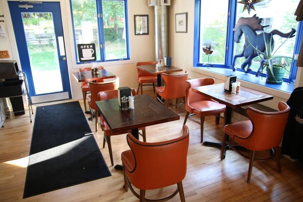 Blue Horse Beach Cafe | cafe | 4113 Main St, Fish Creek, WI 54212, USA | 9208681471 OR +1 920-868-1471