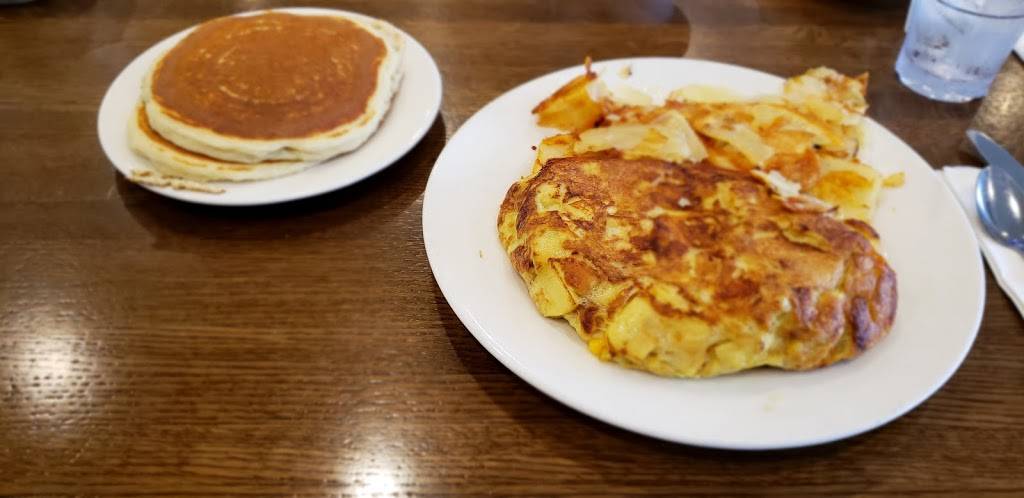 Sanders Family Restaurant & Pancake House | bakery | 5320 Touhy Avenue, Skokie, IL 60077, USA | 8476732626 OR +1 847-673-2626