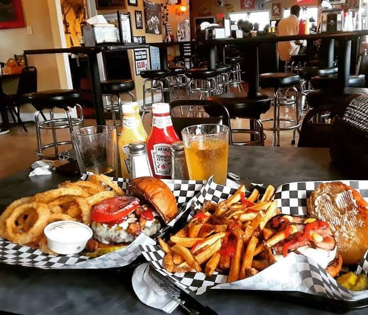 Lakeside Pub & Grill | restaurant | 4671 South S Lake Dr, Cudahy, WI 53110, USA | 4142128090 OR +1 414-212-8090