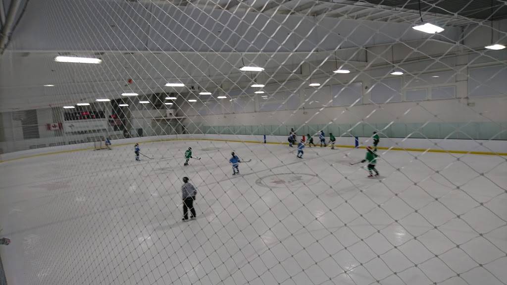 Central Park Athletics | restaurant | 3400 Grand Marais Rd E, Windsor, ON N8W 1W7, Canada | 5199448000 OR +1 519-944-8000