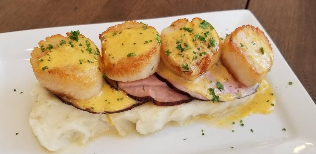 Chequamegon Grill | restaurant | 101 Lake Shore Dr W, Ashland, WI 54806, USA | 7156826727 OR +1 715-682-6727