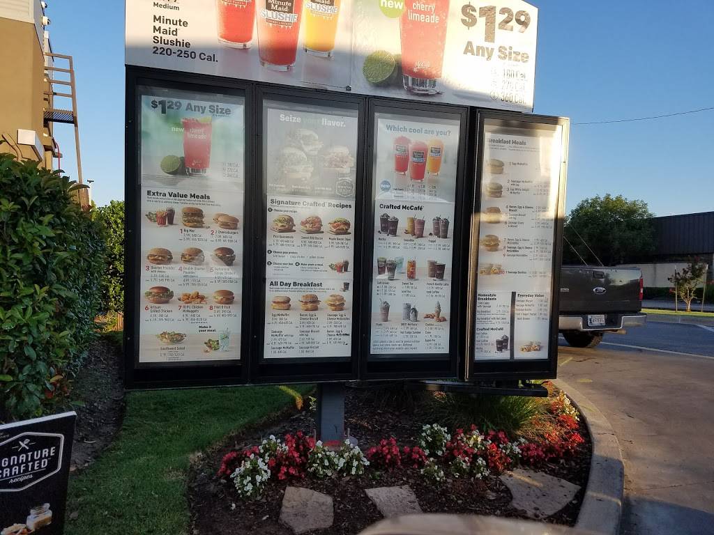 McDonalds | cafe | 351 E Robinson St, Norman, OK 73069, USA | 4053298221 OR +1 405-329-8221