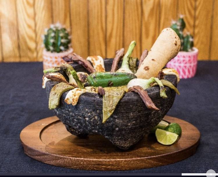 Salsas Grill | restaurant | 3808 W Lawrence Ave, Chicago, IL 60625, USA | 7732936411 OR +1 773-293-6411