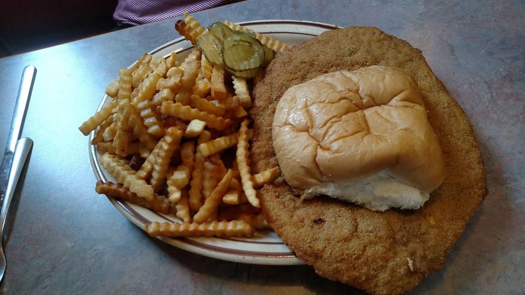 Family Diner | restaurant | 1604 Hill Ave, Spirit Lake, IA 51360, USA | 7123365422 OR +1 712-336-5422