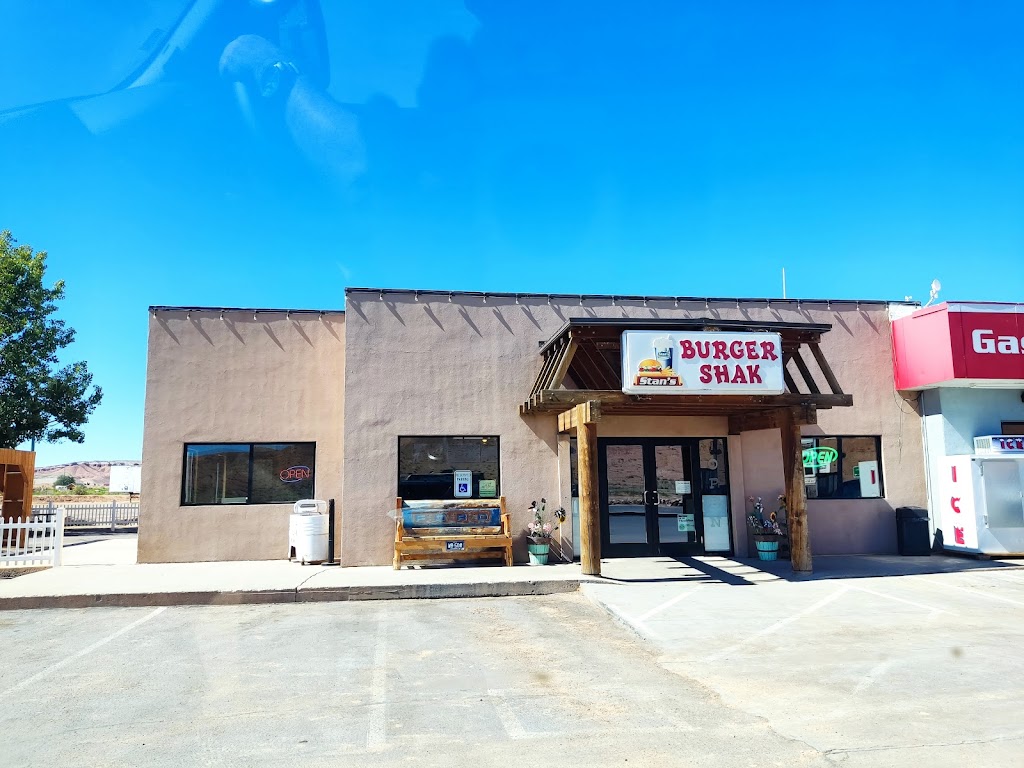 Stans Burger Shak | restaurant | 150 UT-95, Hanksville, UT 84734, USA | 4355423330 OR +1 435-542-3330