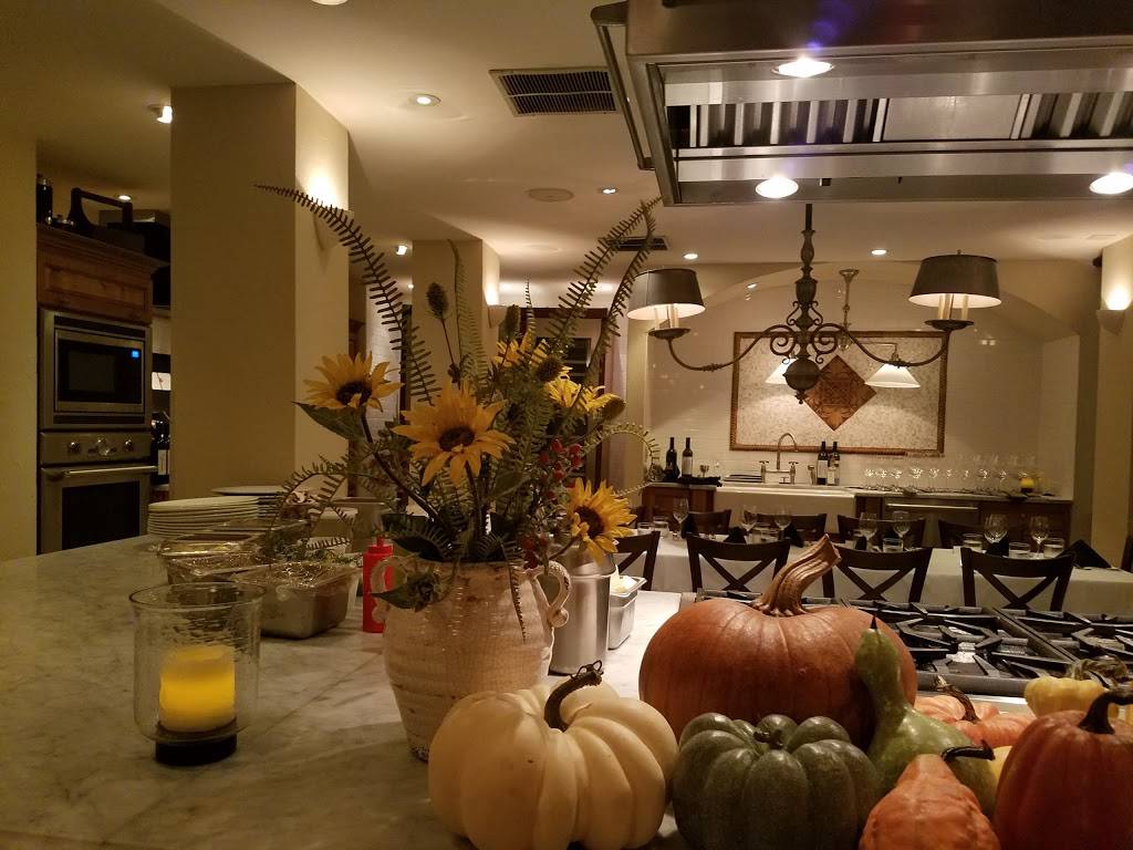 Michael Anthonys Cucina Italiana | restaurant | 37 New Orleans Rd, Hilton Head Island, SC 29928, USA | 8437856272 OR +1 843-785-6272