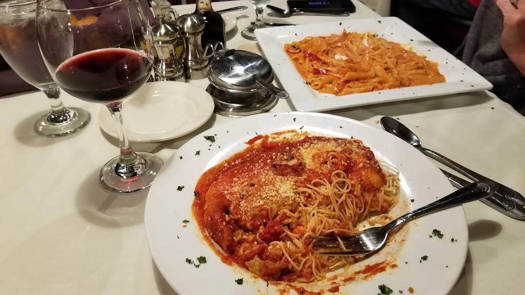 Florios Italian Restaurant & Grille | restaurant | 7300 S 13th St, Lincoln, NE 68512, USA | 4024235576 OR +1 402-423-5576