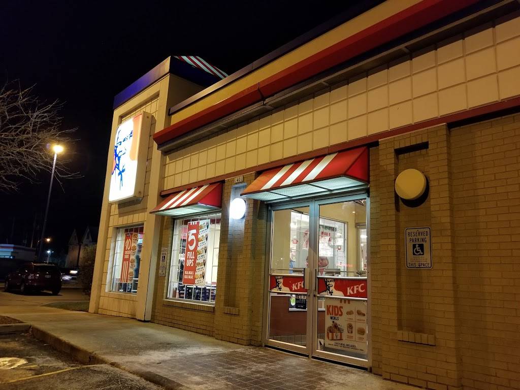 KFC | restaurant | 1402 S 43rd St, Milwaukee, WI 53214, USA | 4146721850 OR +1 414-672-1850