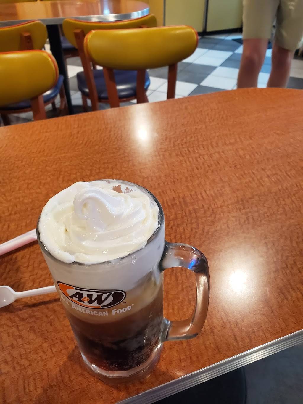 A&W | restaurant | 1106 US-69 N, Forest City, IA 50436, USA | 6415824733 OR +1 641-582-4733