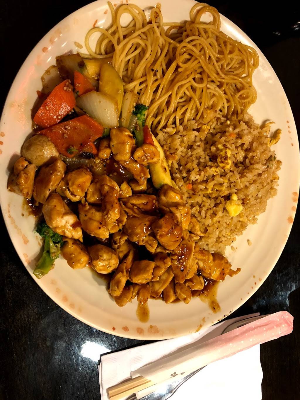 Sakura Sushi | meal takeaway | 21895 Pontiac Trail, South Lyon, MI 48178, USA | 2485737995 OR +1 248-573-7995