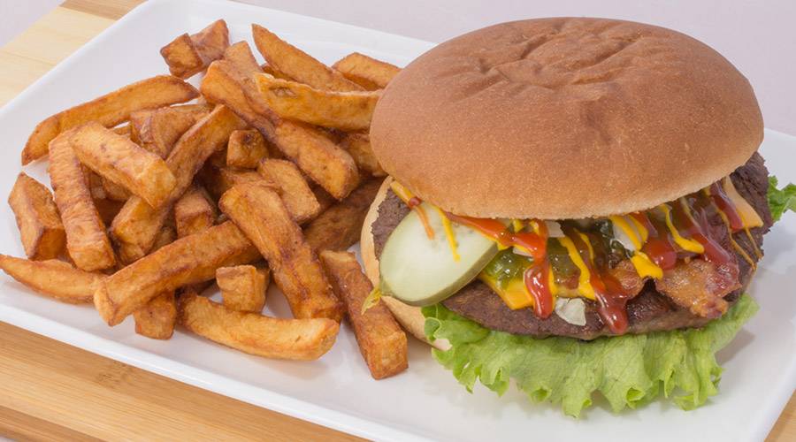 Fritzies East End | restaurant | 881 Dundas St, Woodstock, ON N4S 1G9, Canada | 5195377177 OR +1 519-537-7177