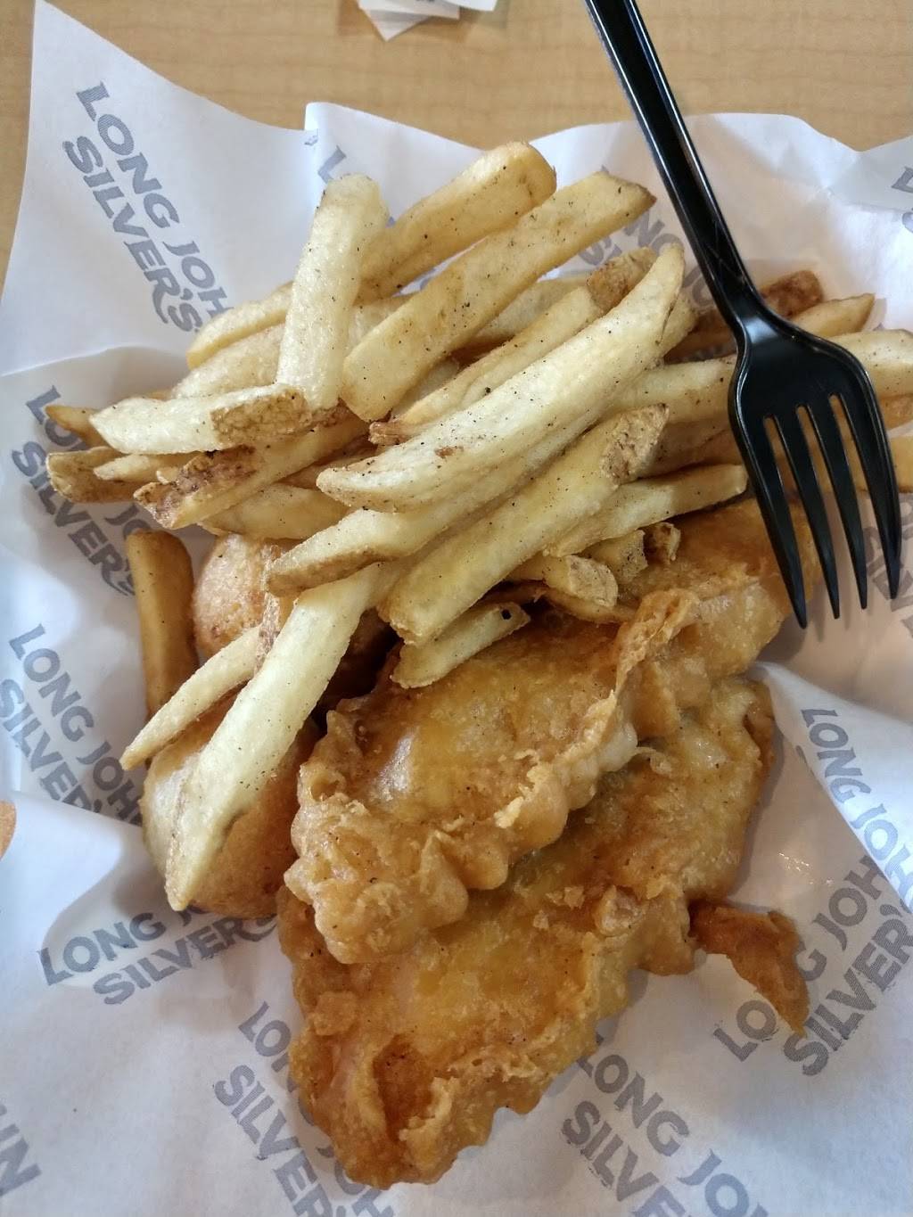 Long John Silvers | restaurant | 2156 S Ridgewood Ave, South Daytona, FL 32119, USA | 3867618400 OR +1 386-761-8400