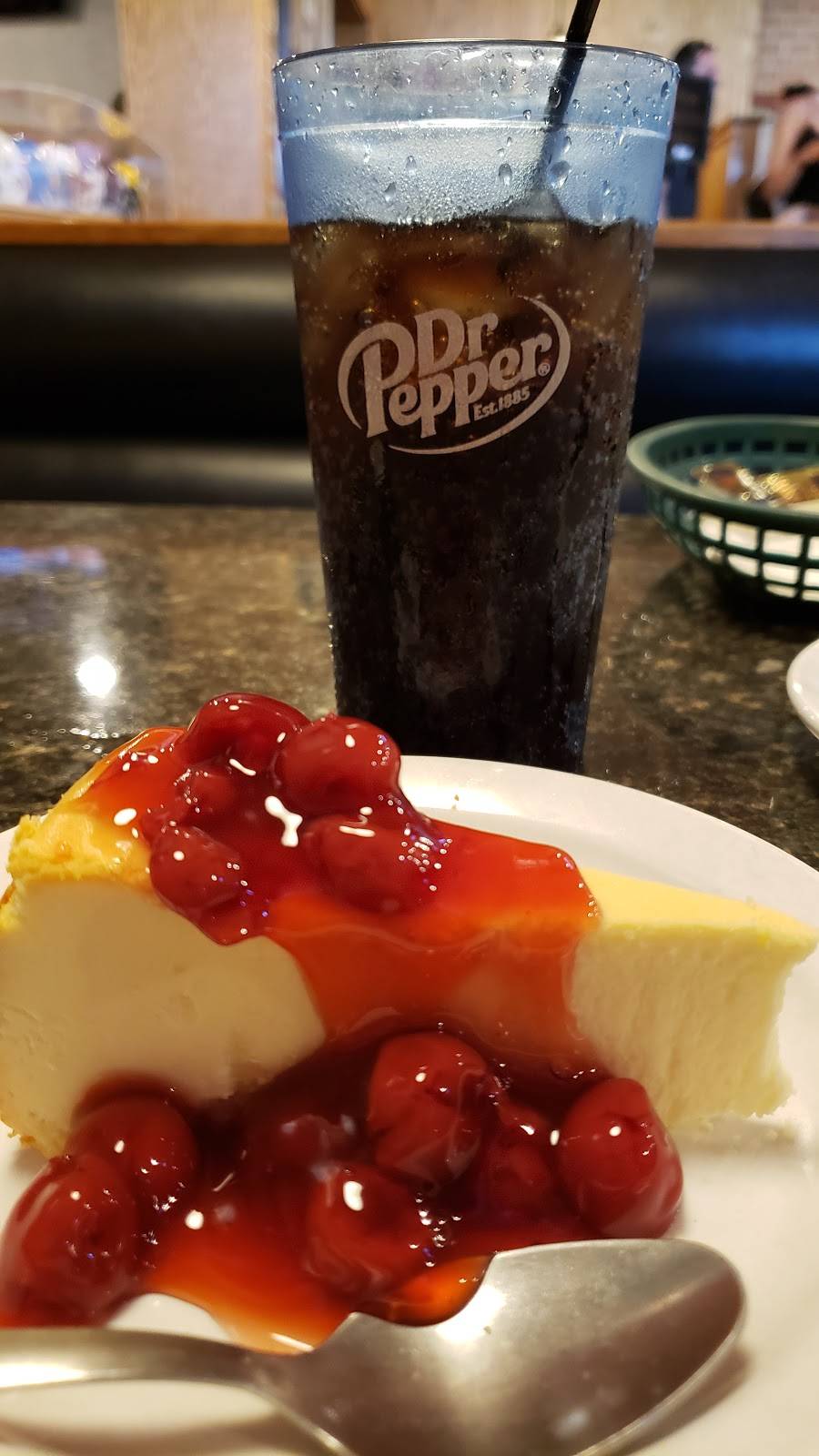 Casseses MVR | restaurant | 410 N Walnut St, Youngstown, OH 44505, USA | 3307467067 OR +1 330-746-7067