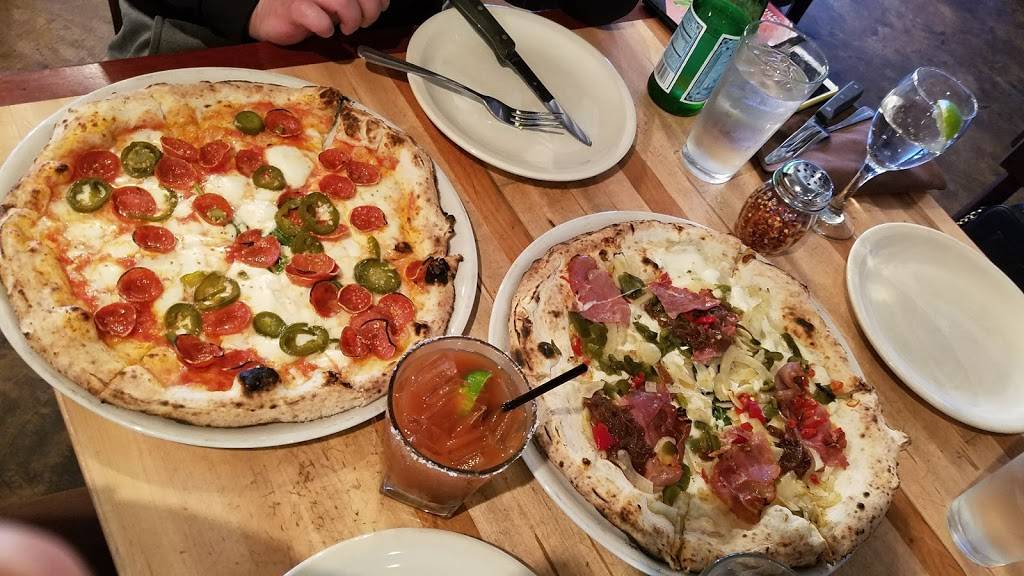 Cane Rosso | restaurant | 1301 S Broadway St, Carrollton, TX 75006, USA | 2147316402 OR +1 214-731-6402