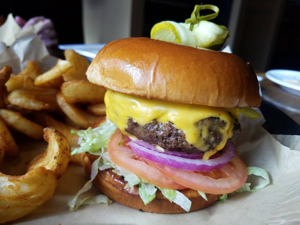 Cin Cin Burger Bar | restaurant | 1425 W 1st St, Winston-Salem, NC 27101, USA | 3369998413 OR +1 336-999-8413