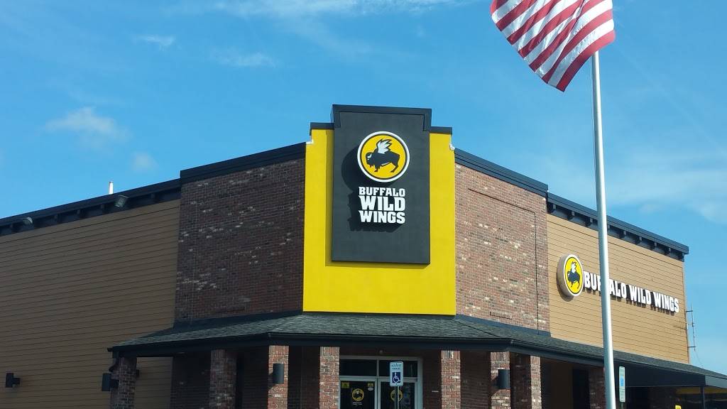 Buffalo Wild Wings | meal takeaway | 5533 Carolina Beach Rd, Wilmington, NC 28412, USA | 9103927224 OR +1 910-392-7224