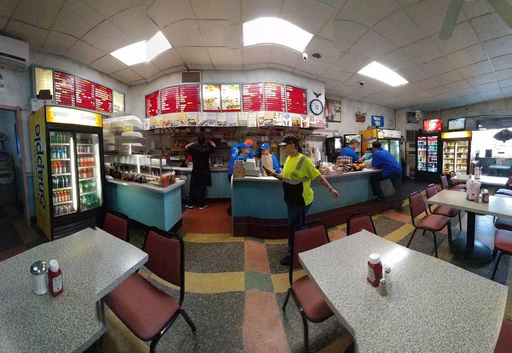 Walnut Bus Stop | restaurant | 881 E 134th St, Bronx, NY 10454, USA | 7184027048 OR +1 718-402-7048