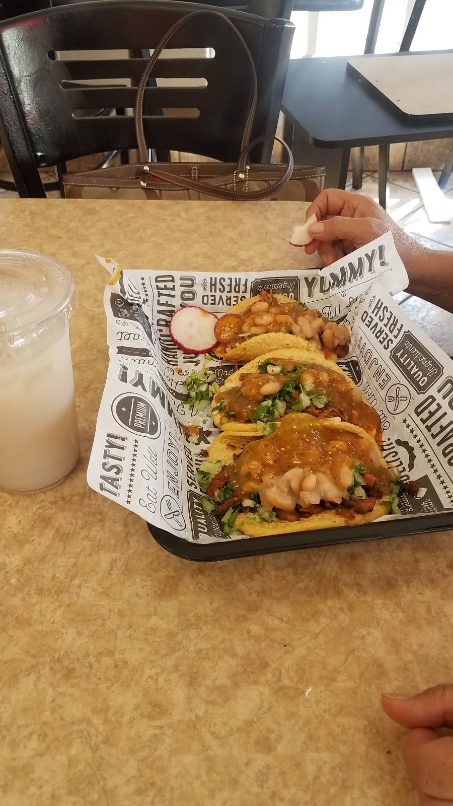 TACAZOS | restaurant | 900 Long Beach Blvd, Long Beach, CA 90813, USA | 5627261236 OR +1 562-726-1236