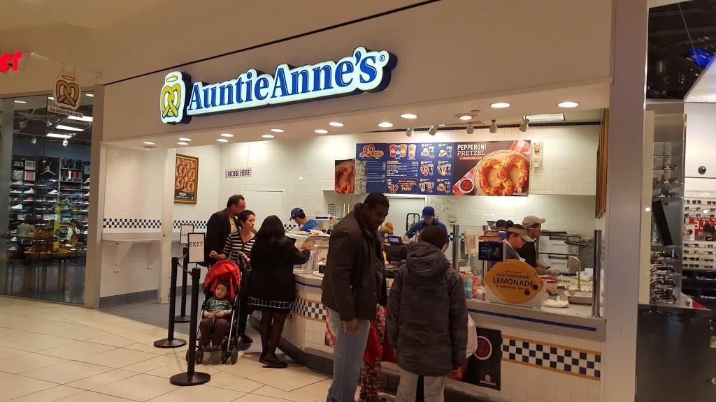 Auntie Annes | cafe | 651 Kapkowski Rd Spc 2258, Elizabeth, NJ 07201, USA | 9088204315 OR +1 908-820-4315