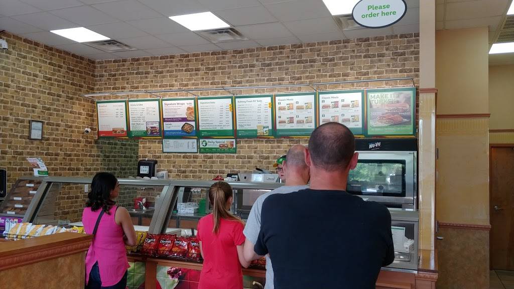 Subway Restaurants | restaurant | 1150 Sparta Pike Suite E, Lebanon, TN 37087, USA | 6159652420 OR +1 615-965-2420