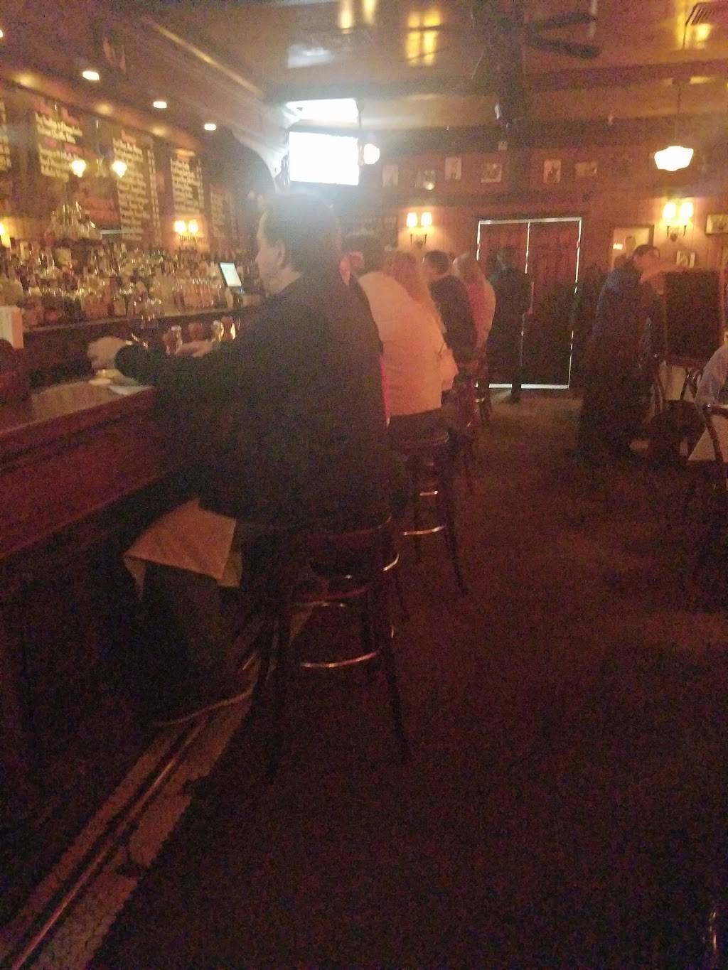 Louies | restaurant | 136 River Rd Ext, Cos Cob, CT 06807, USA | 2034222177 OR +1 203-422-2177