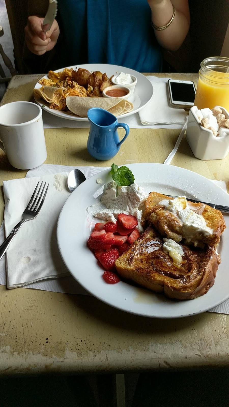 Red House Cafe | cafe | 662 Lighthouse Ave, Pacific Grove, CA 93950, USA | 8316431060 OR +1 831-643-1060