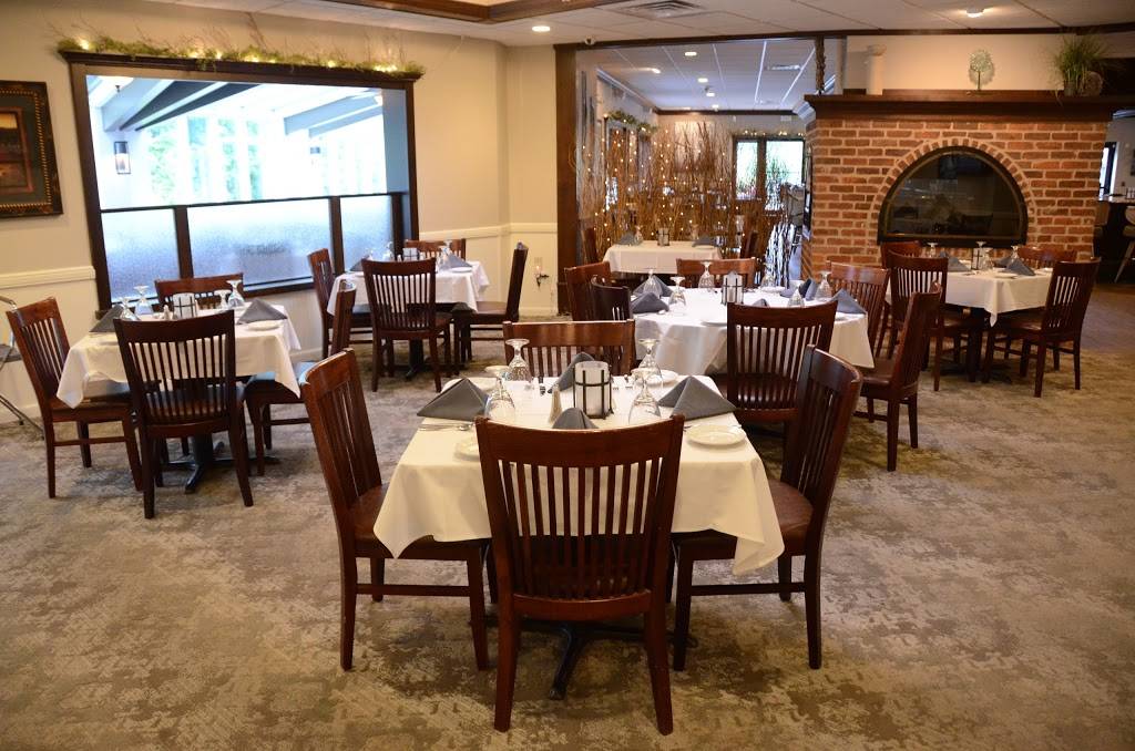 Rivers Bend | restaurant | 792 Riverview Dr, Green Bay, WI 54303, USA | 9205449860 OR +1 920-544-9860