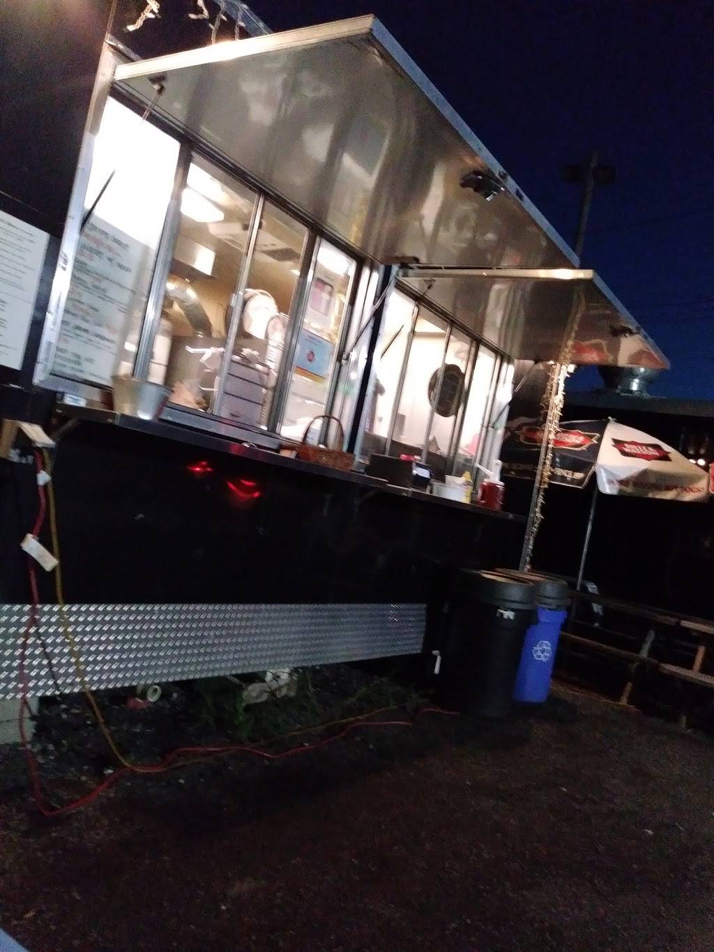 Bucktown Grille | meal takeaway | 2088 Pottstown Pike, Pottstown, PA 19465, USA | 6104692757 OR +1 610-469-2757