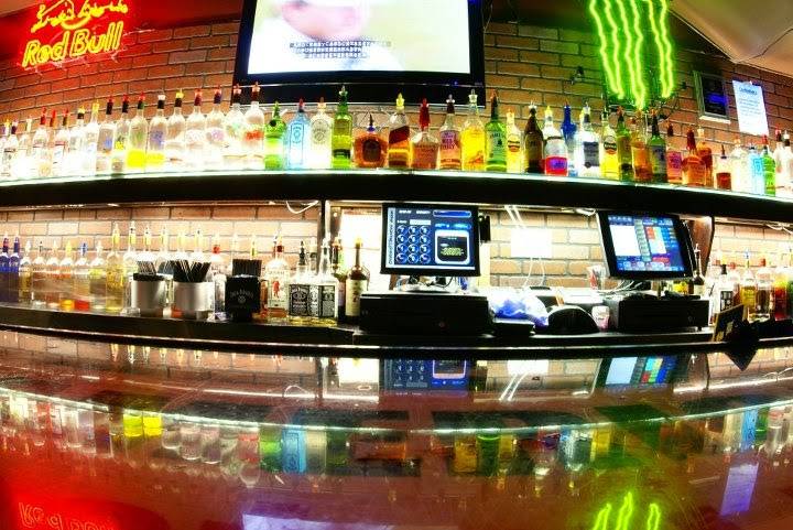 American Rock Bar & Grill | restaurant | 1600 E Hillsboro Blvd, Deerfield Beach, FL 33441, USA | 9544284539 OR +1 954-428-4539