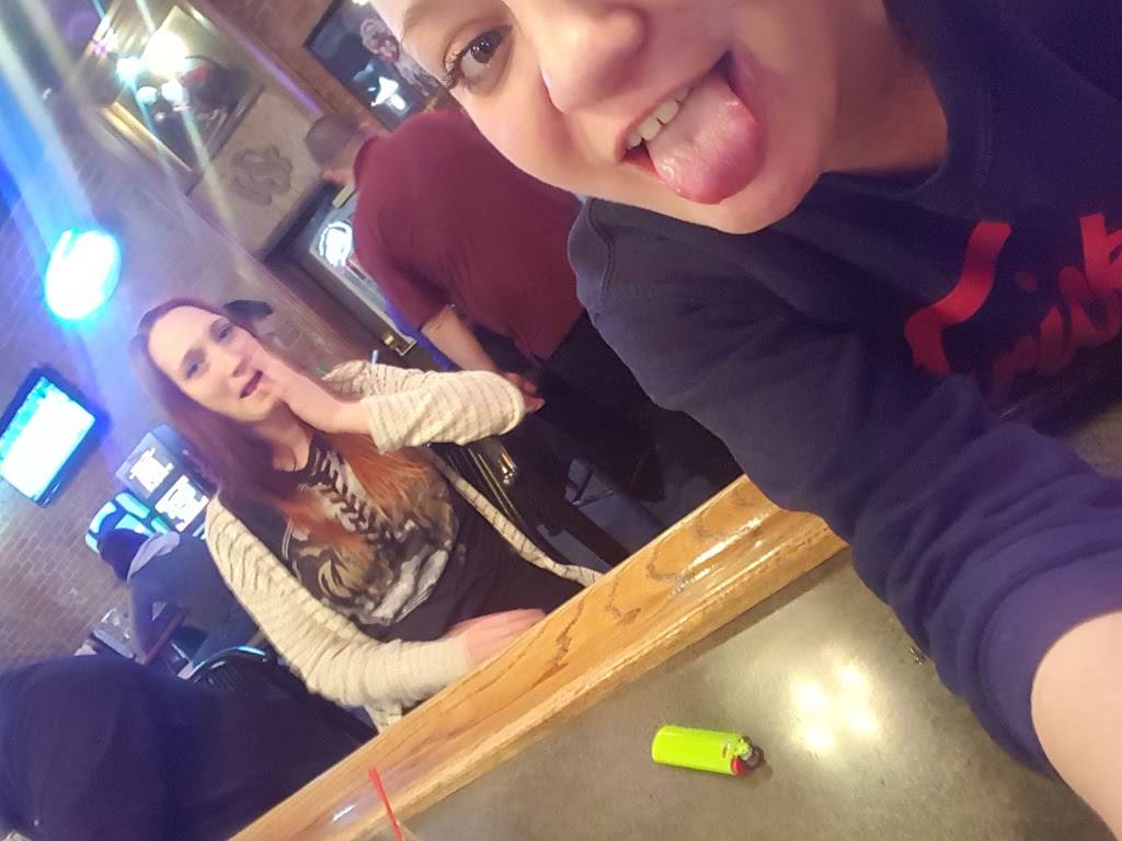 Eddie Js Sports Bar & Eatery | restaurant | 619 Perry St, Napoleon, OH 43545, USA | 4195927425 OR +1 419-592-7425