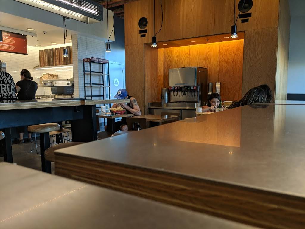 Chipotle Mexican Grill | restaurant | 34100 Monterey Ave #100, Palm Desert, CA 92211, USA | 7602021126 OR +1 760-202-1126