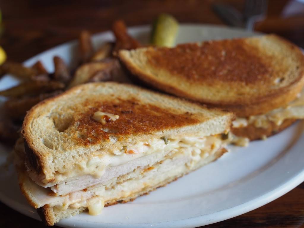 Mollys Irish Grille & Sports Pub | restaurant | 4 E 4th St, Bethlehem, PA 18015, USA | 6108681313 OR +1 610-868-1313