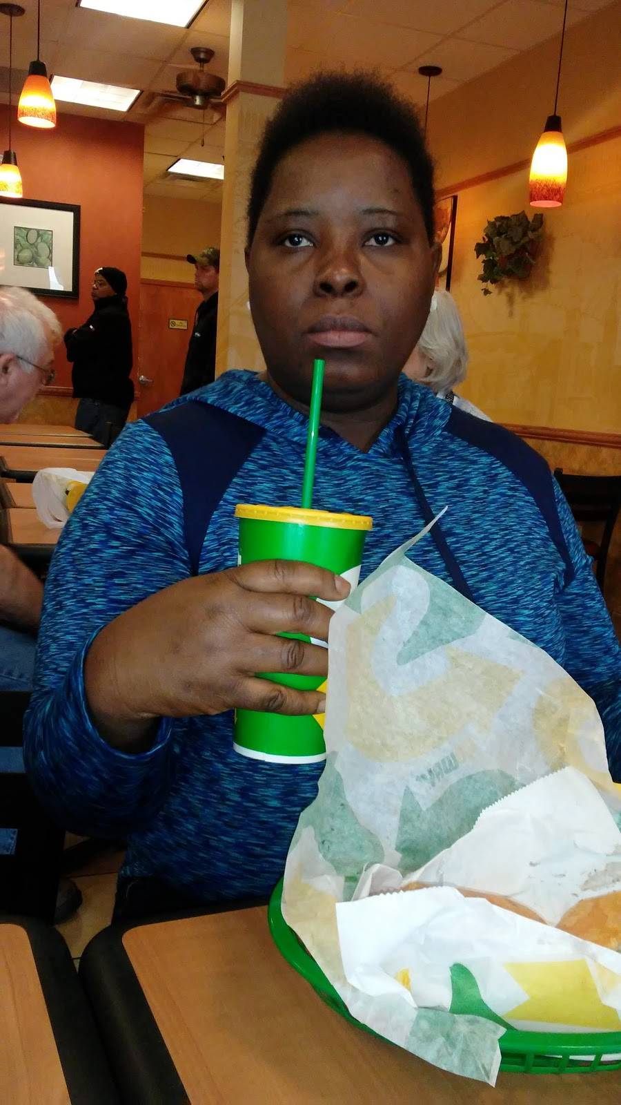 Subway | restaurant | 8104 National Turnpike, Louisville, KY 40214, USA | 5023639045 OR +1 502-363-9045