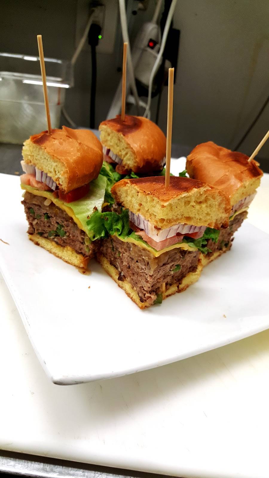 Stonefish Grill | restaurant | 8500 Annapolis Rd, New Carrollton, MD 20784, USA | 3015775770 OR +1 301-577-5770