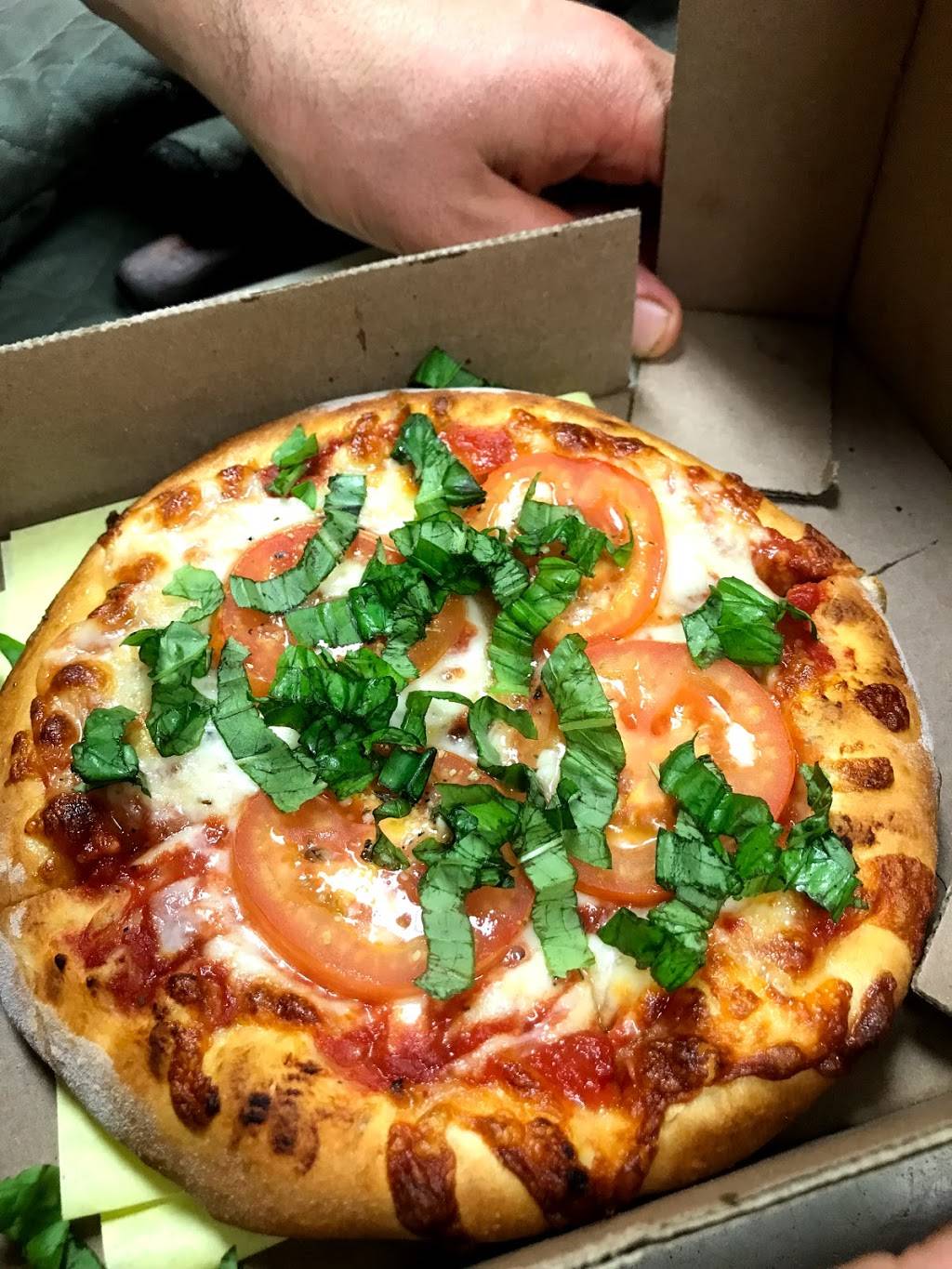 Numero Uno Pizza | restaurant | 17817 Chatsworth St, Granada Hills, CA 91344, USA | 8188311245 OR +1 818-831-1245