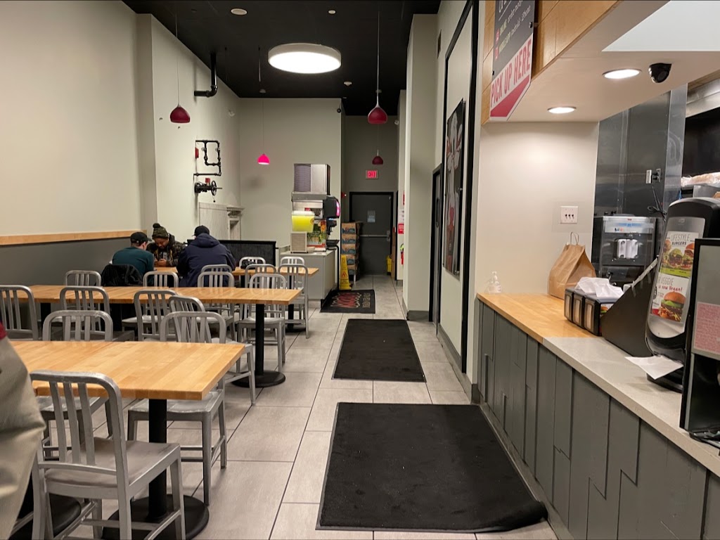 MOOYAH Burgers, Fries & Shakes | restaurant | 140 Tremont St, Boston, MA 02111, USA | 8572770176 OR +1 857-277-0176