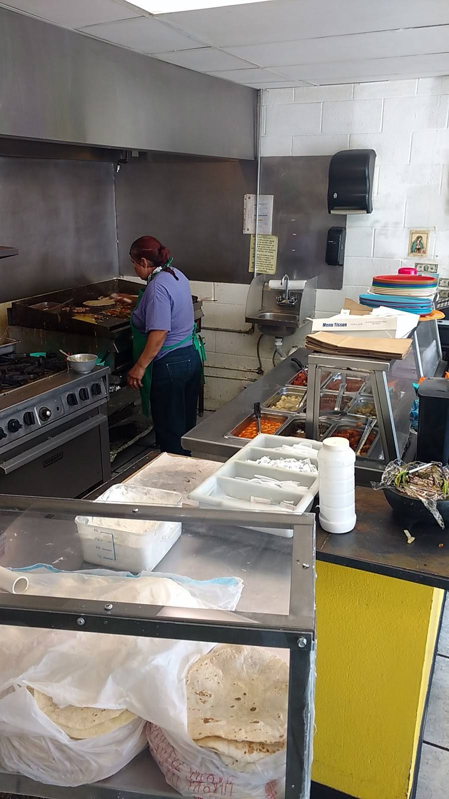 Burritos El Padrino | restaurant | 505 N Copia St, El Paso, TX 79903, USA | 9155645549 OR +1 915-564-5549